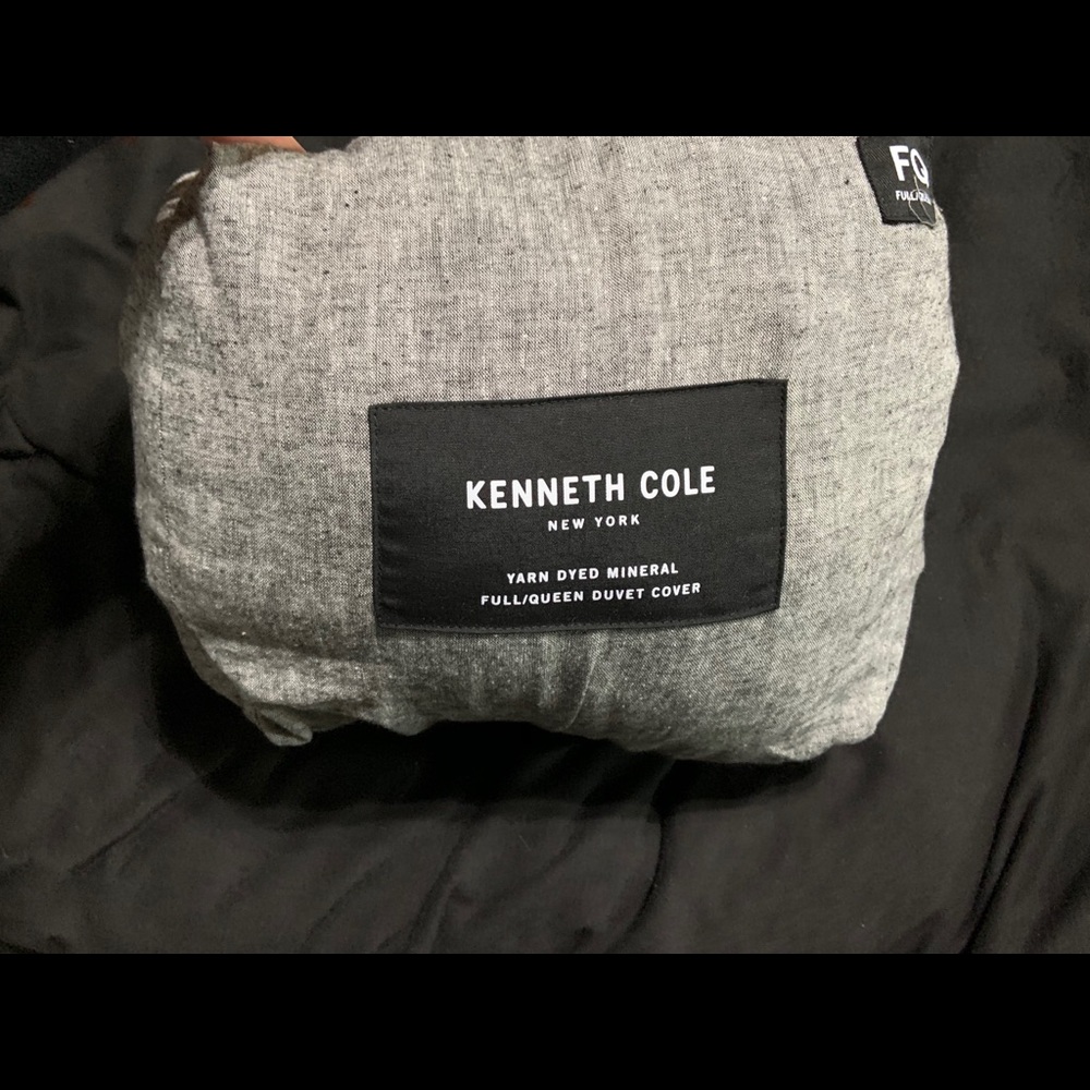 Kenneth Cole Full/Queen duvet cover